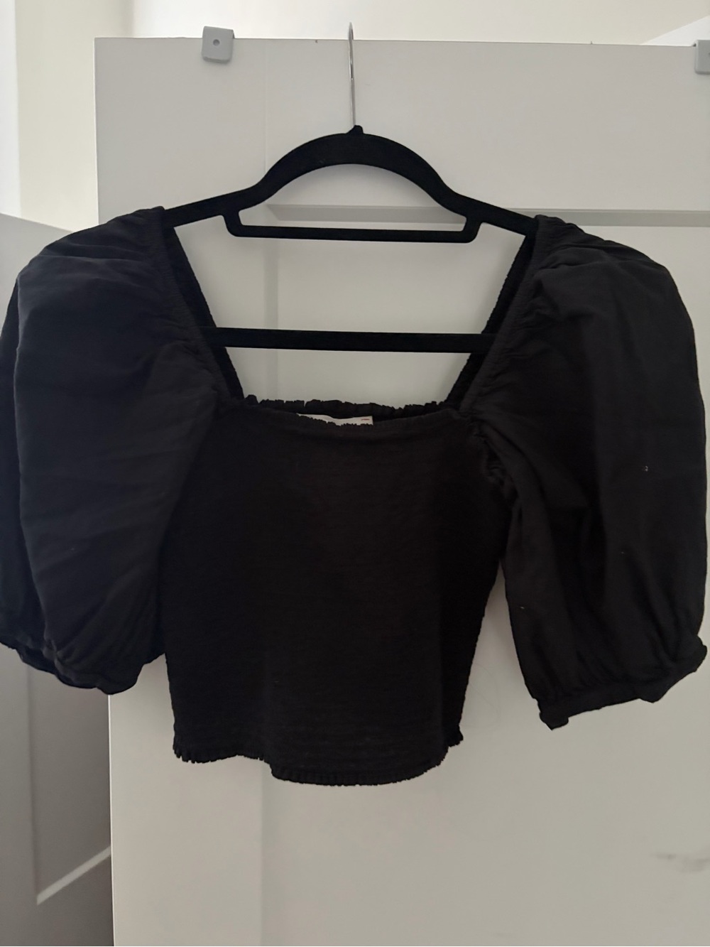 XiRENA Black Puff-Sleeve Square Neck Blouse